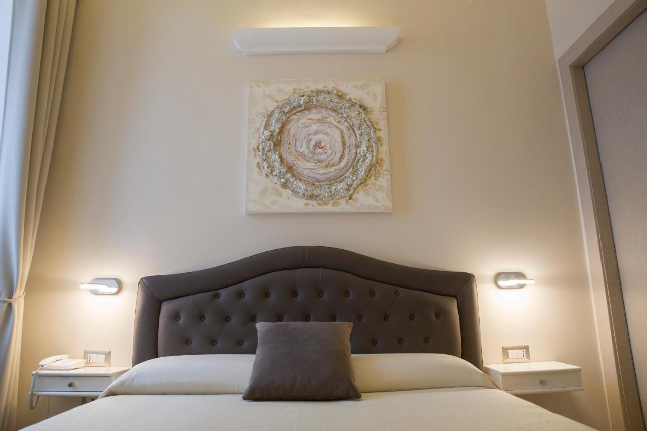 Royal Rooms Luxury Suite Naples Extérieur photo